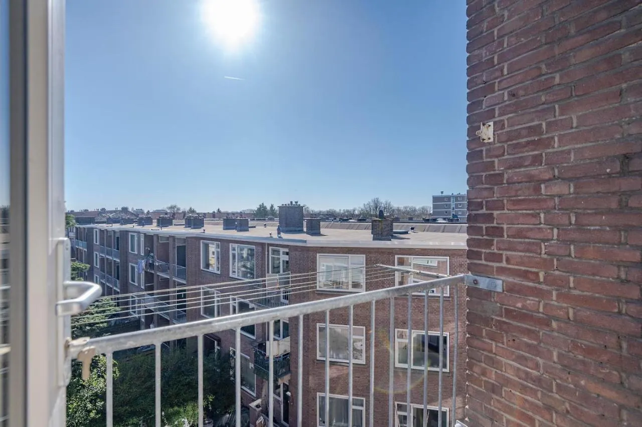 Sunny And Spacious Apartment Rotterdam Nederländerna